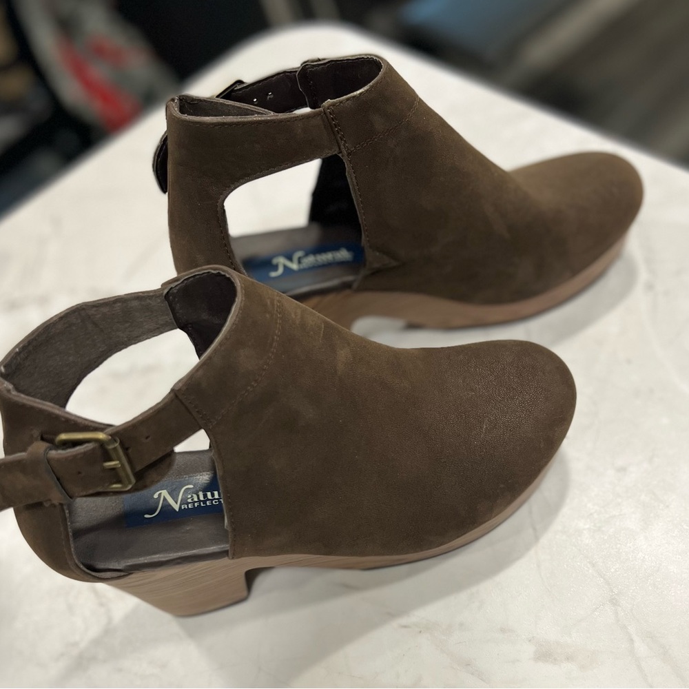 Natural Reflections brown booties